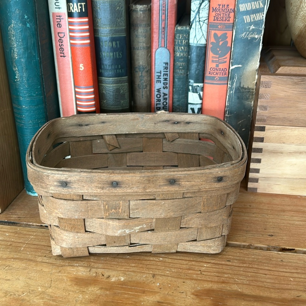 VINTAGE 1983 Longaberger Primitive Hanging Wall Basket